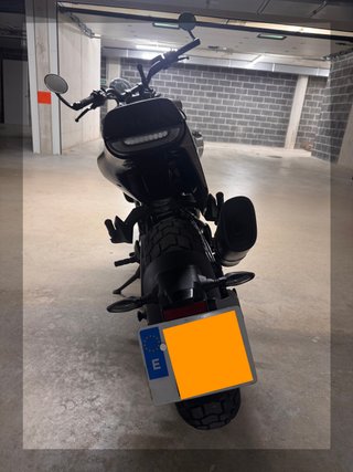 Husqvarna Svartpilen 701