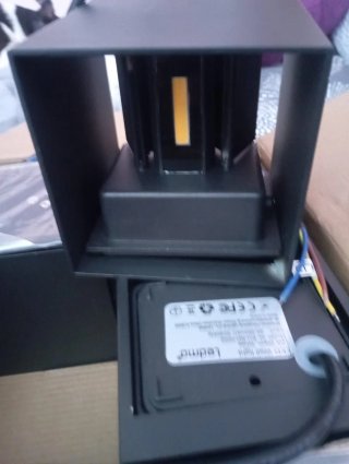 Farol exterior negro metal y plástico