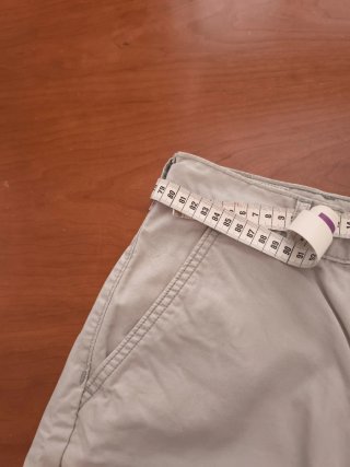 Pantalón corto beige hombre