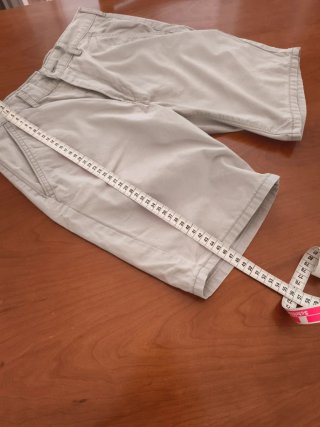 Pantalón corto beige hombre