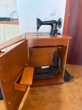 Máquina de coser Sigma antigua