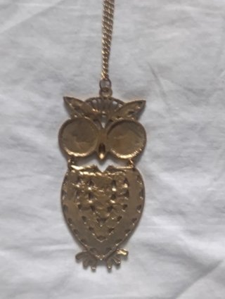 Collar largo colgante búho articulado dorado Bueno