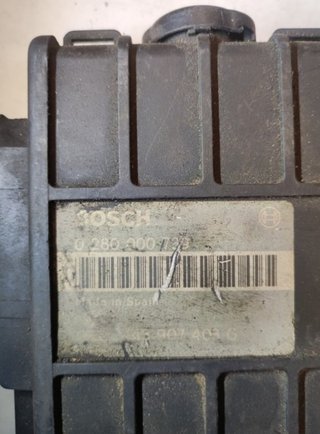 Centralita volkswagen 77 443907403g passat 1.8 at