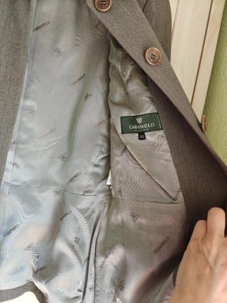 Traje chaqueta y falda marrón