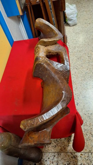 Yugo Vasco Antiguo Madera Tallada