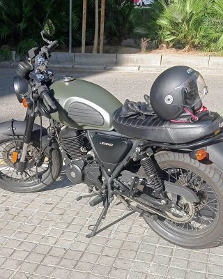 Moto 125cc Verde y Negra