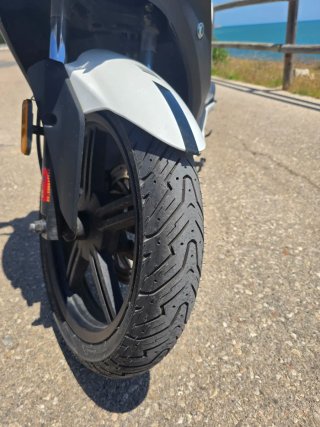 Kymco Agility City 125 · 9.850 km · ruedas nuevas