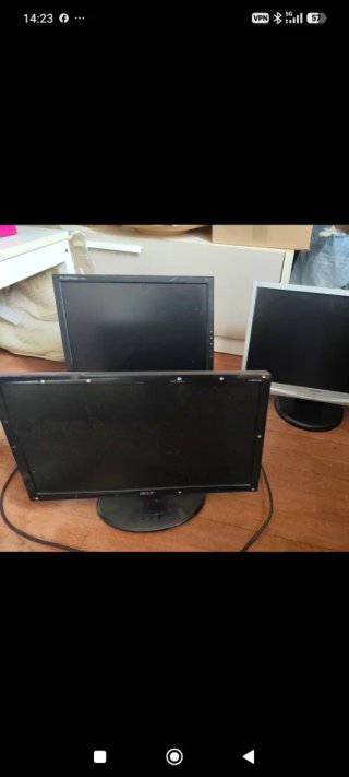 Lote 3 Pantallas de PC (2 negras, 1 plateada)