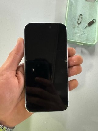 iPhone 15 128GB