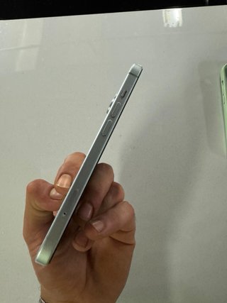 iPhone 15 128GB
