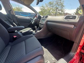 Volkswagen Golf 2011 5 puertas 230.000KM