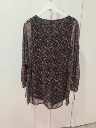 Mono gasa flores Pull&Bear Talla M
