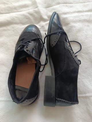 Zapatos Oxford Stradivarius Negros y Azules