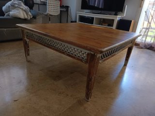 Mesa de comedor de madera