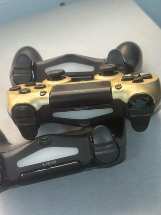 Confezione da tre controller PlayStation 4 (PS4) Nero