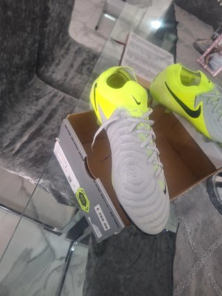 Botas Fútbol Nike Phantom Nuevas Talla [41 y 40'5]