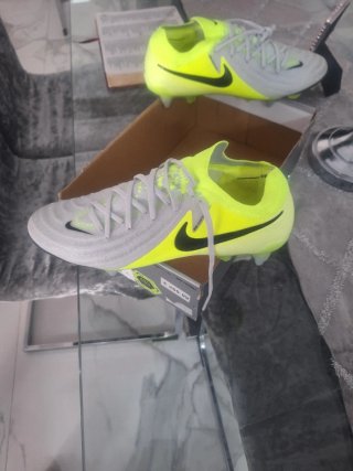 Botas Fútbol Nike Phantom Nuevas Talla [41 y 40'5]