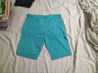 Pantalones cortos hombre azul claro