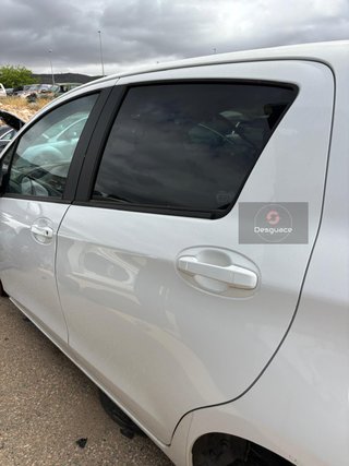 PUERTA TRASERA IZQUIERDA Toyota Yaris (P13)(2014->)