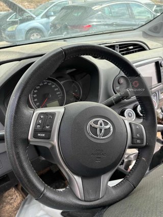 VOLANTE Toyota Yaris (P13)(2014->)