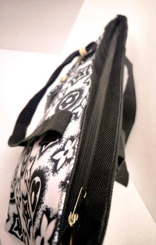 Bolso de playa blanco y negro