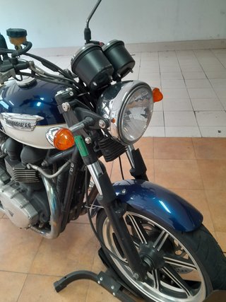 Triumph Bonneville SE