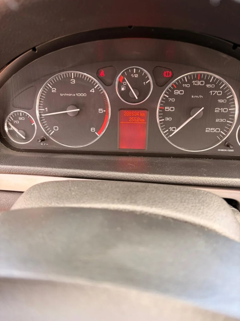 Peugeot 407 2005 - foto 1