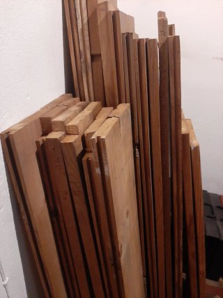 Estanterías de madera maciza de pino