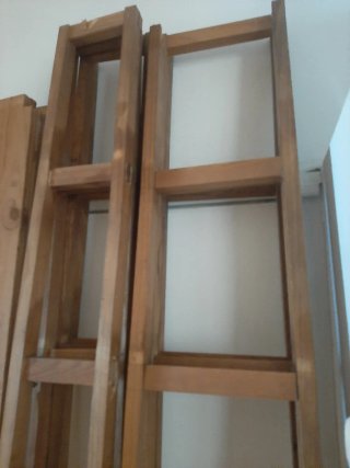 Estanterías de madera maciza de pino