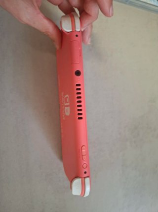 Nintendo Switch Lite Coral