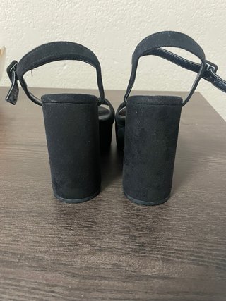 Zapatos de tacón negros
