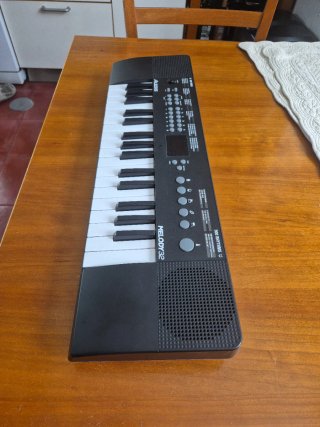 Teclado Electrónico Alesis Melody 32