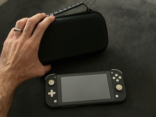 Nintendo Switch Lite Grigio + Custodia