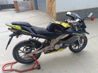 Derbi GPR 125 Negra y Amarilla
