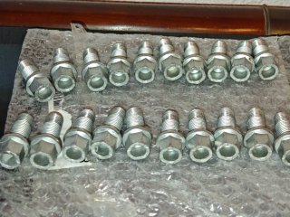 20 Tornillos y Tapas Originales Ruedas Cupra León