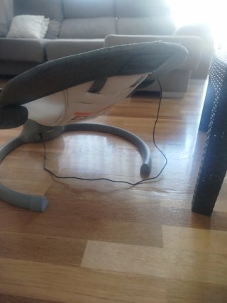 Hamaca bebé gris con música y balanceo