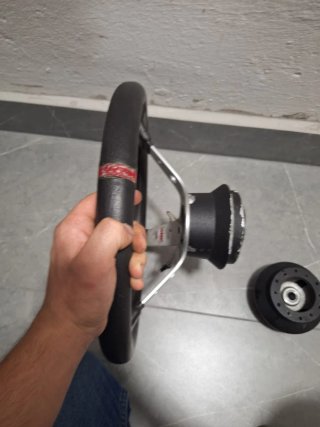 Volante OMP con piña para Ford Sierra