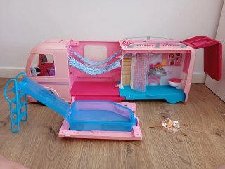 Pack Barbie: Carabana,Armario,Moto y caballos