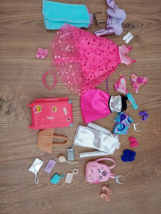 Pack Barbie: Carabana,Armario,Moto y caballos
