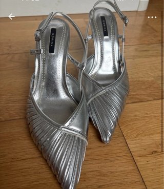 Zapatos de tacón plateados Corina