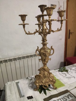 Candelabros de bronce antiguos