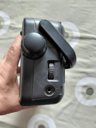 Radio Panasonic RF-2400 AM/FM Batería/Corriente