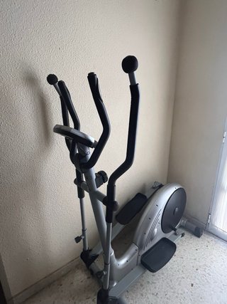 Elíptica Doymos VE 630 funcionando- resistencia OK