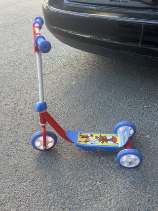 Patinete infantil 3 ruedas rojo y azul