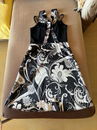 Vestido blanco negro estampado floral M