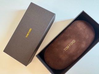 Gafas de sol Tom Ford negras y doradas