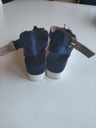 Sandalias azules mujer con pedrería