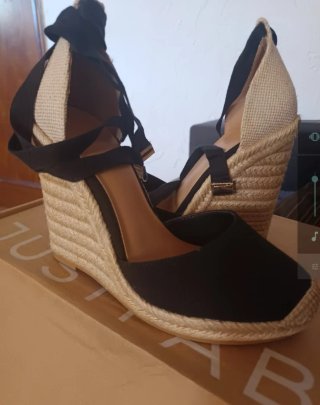 Sandalias cuña negras mujer