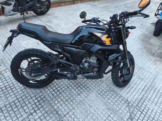 Zontes Naked Negra y Naranja