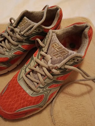 Zapatillas Bamba grises y naranjas